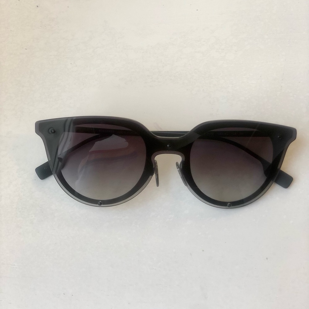 Brand new Burberry black sunglasses